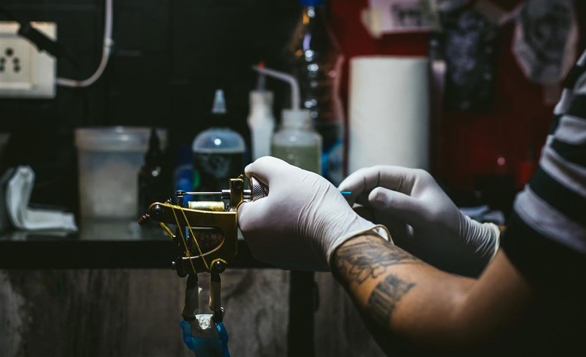 Sterylizacja w salonie tatuażu